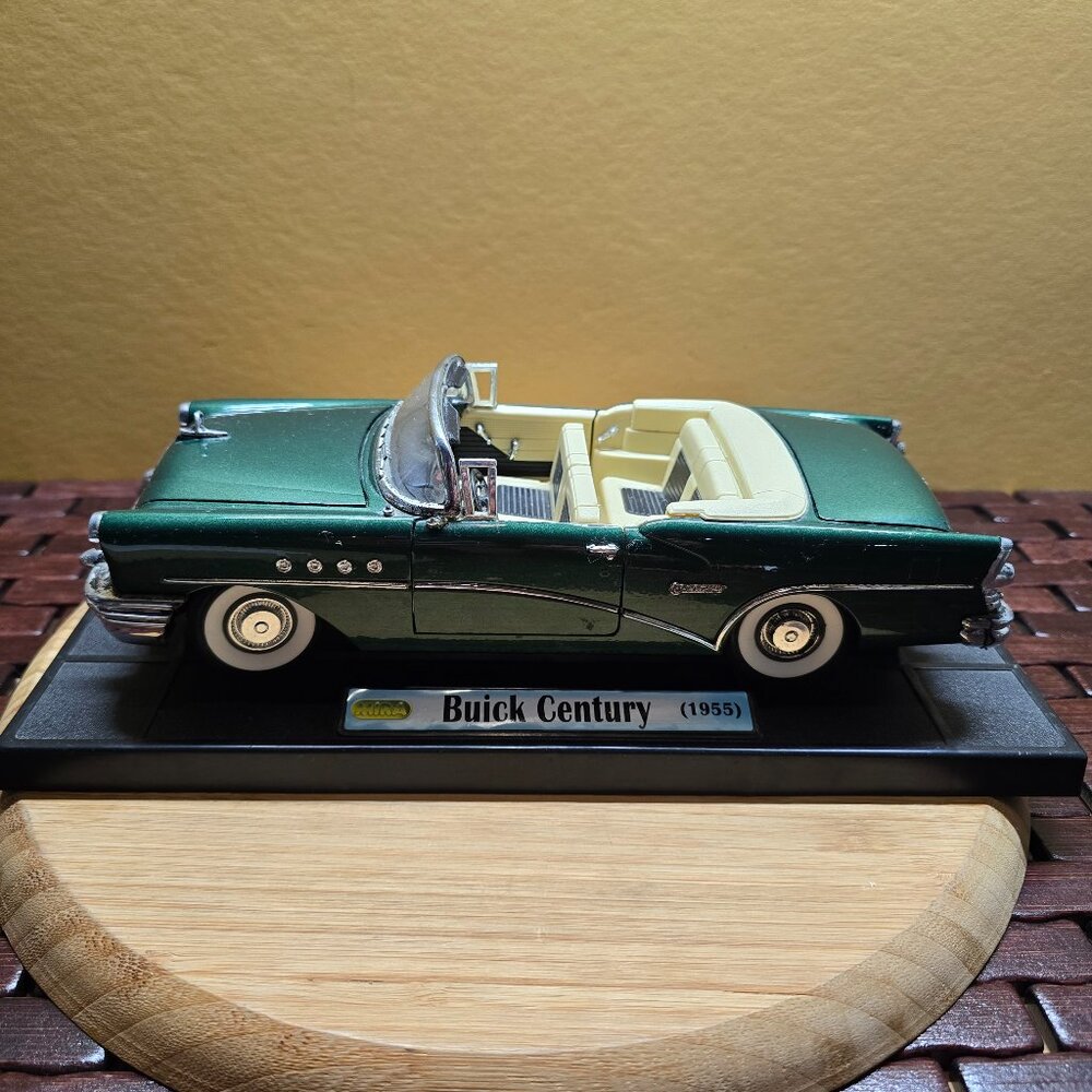 Mira 1955 Buick Century 1/18 Scale Diecast Green Convertible on Display Stand